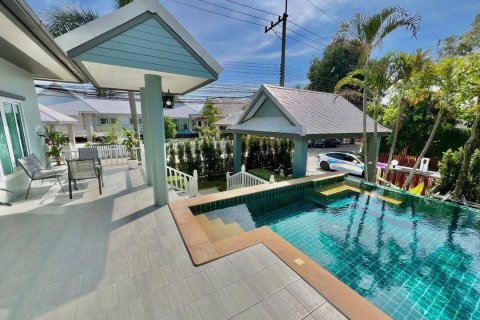 Casa de 4 dormitorios en Pattaya, Tailandia № 144462 - foto 5