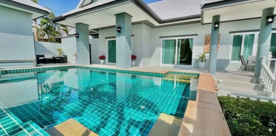 Casa de 4 dormitorios en Pattaya, Tailandia № 144462