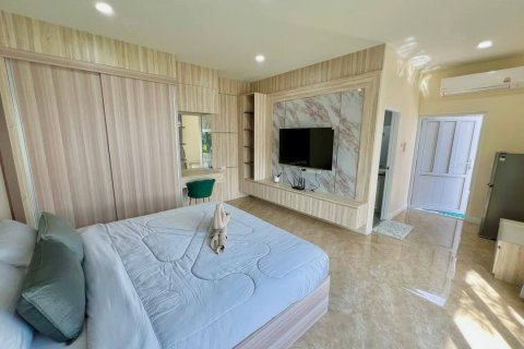 Casa de 4 dormitorios en Pattaya, Tailandia № 144462 - foto 9