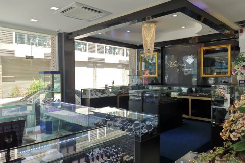 Local comercial 384 m2 en Pattaya, Tailandia № 144459 - foto 13