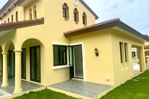 Casa de 3 dormitorios en Chon Buri, Tailandia № 144463 - foto 20