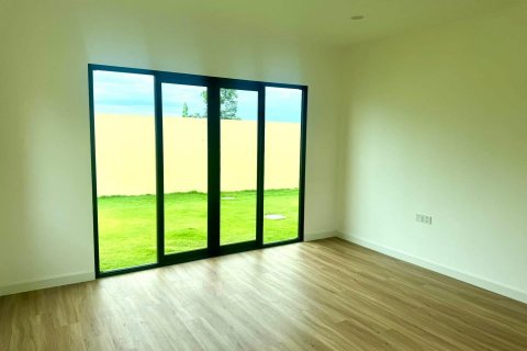 Casa de 3 dormitorios en Chon Buri, Tailandia № 144463 - foto 12