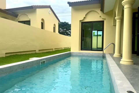 Casa de 3 dormitorios en Chon Buri, Tailandia № 144463 - foto 23