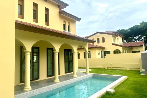 Casa de 3 dormitorios en Chon Buri, Tailandia № 144463 - foto 5
