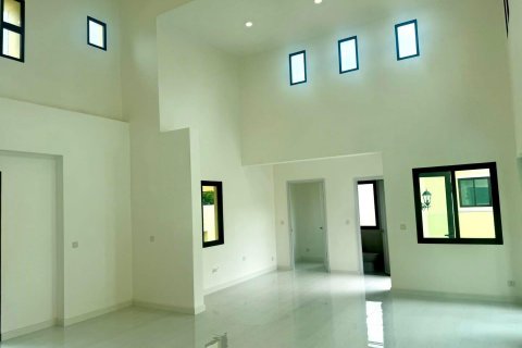 Casa de 3 dormitorios en Chon Buri, Tailandia № 144463 - foto 10