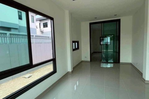 Casa de 4 dormitorios en Pattaya, Tailandia № 144460 - foto 5