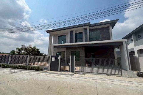 Casa de 4 dormitorios en Pattaya, Tailandia № 144460
