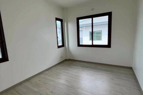 Casa de 4 dormitorios en Pattaya, Tailandia № 144460 - foto 12