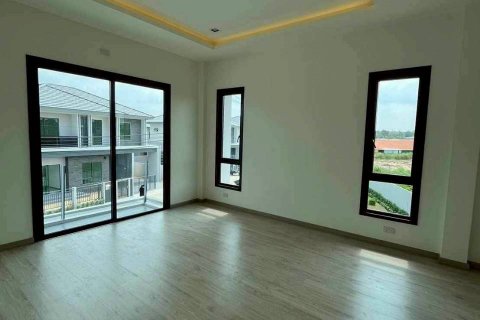Casa de 4 dormitorios en Pattaya, Tailandia № 144460 - foto 10