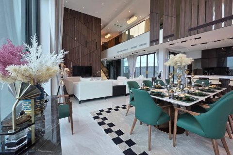 Casa de 5 dormitorios en Pattaya, Tailandia № 144461 - foto 8