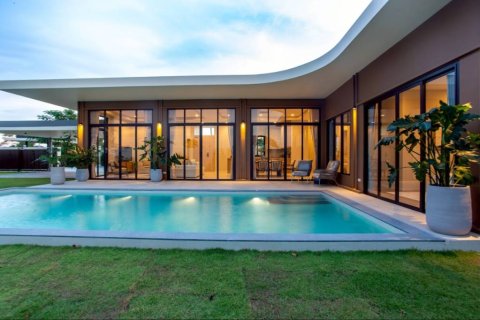 Chalet de 3 dormitorios en Hua Hin, Tailandia № 125811 - foto 3