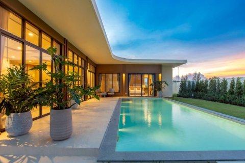 Chalet de 3 dormitorios en Hua Hin, Tailandia № 125811 - foto 2