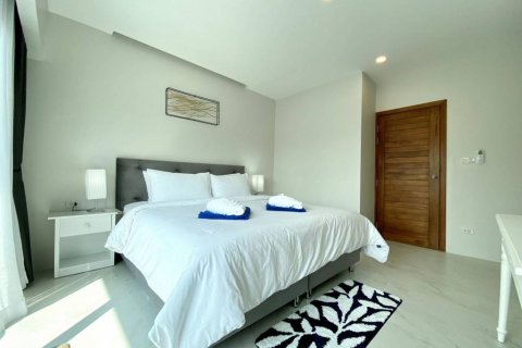 Chalet de 4 dormitorios en Phuket, Tailandia № 125813 - foto 10