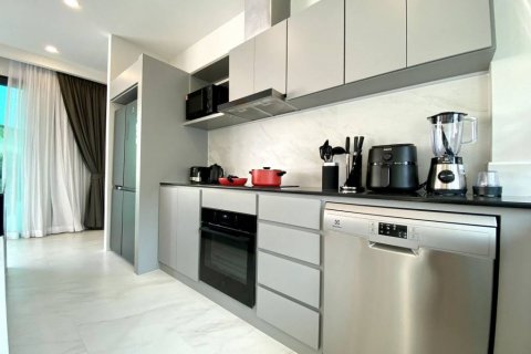 Chalet de 4 dormitorios en Phuket, Tailandia № 125813 - foto 5