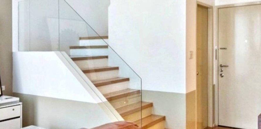 Dúplex de 1 dormitorio en Bangkok, Tailandia № 125812