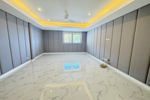 Casa de 5 dormitorios en Ko Samui, Tailandia № 111012 - foto 21