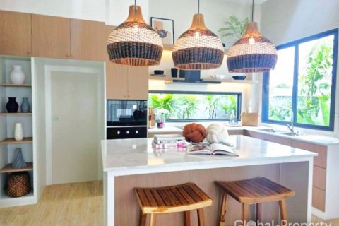 Casa de 3 dormitorios en Pattaya, Tailandia № 132299 - foto 8