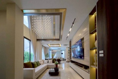 Chalet de 5 dormitorios en Chatuchak, Bangkok, Tailandia № 125994 - foto 7