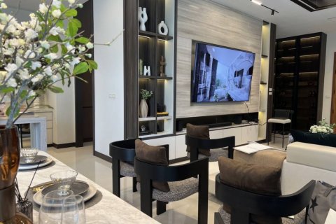 Chalet de 5 dormitorios en Chatuchak, Bangkok, Tailandia № 125994 - foto 10