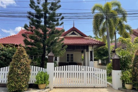 Chalet de 3 dormitorios en Kathu, Tailandia № 125996