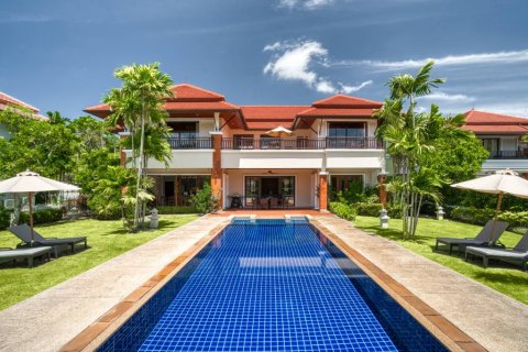 Chalet de 4 dormitorios en Phuket, Tailandia № 125999