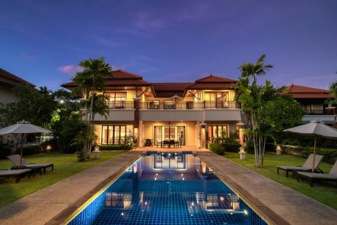 Chalet de 4 dormitorios en Phuket, Tailandia № 125999 - foto 4