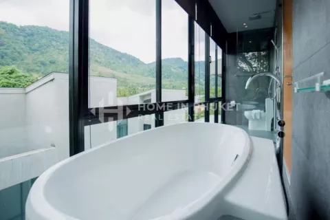 Casa de 3 dormitorios en Kamala, Tailandia № 131459 - foto 16