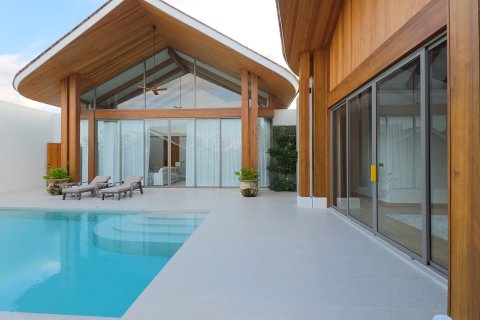 Chalet de 4 dormitorios en Bang Tao, Tailandia № 70945 - foto 5