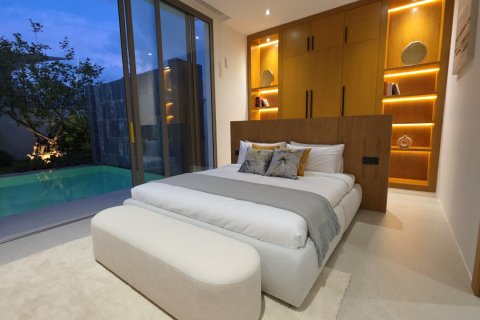 Chalet de 4 dormitorios en Bang Tao, Tailandia № 70945 - foto 12