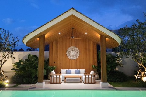 Chalet de 4 dormitorios en Bang Tao, Tailandia № 70945 - foto 3