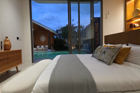 Chalet de 4 dormitorios en Bang Tao, Tailandia № 70945 - foto 11