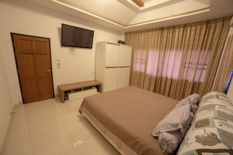Casa de 3 dormitorios en Pattaya, Tailandia № 101293 - foto 11