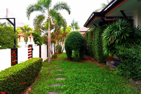 Casa de 3 dormitorios en Pattaya, Tailandia № 101293 - foto 30
