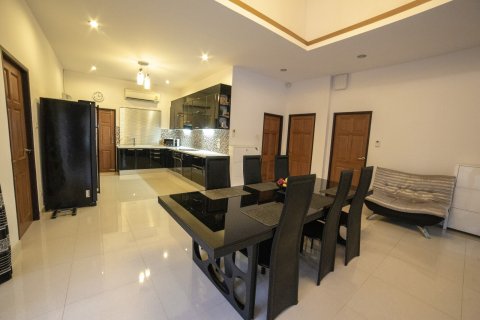 Casa de 3 dormitorios en Pattaya, Tailandia № 101293 - foto 4