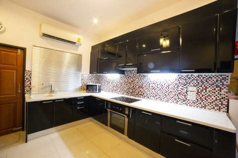 Casa de 3 dormitorios en Pattaya, Tailandia № 101293 - foto 8