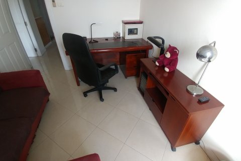 Casa de 3 dormitorios en Pattaya, Tailandia № 101296 - foto 7