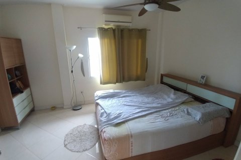 Casa de 3 dormitorios en Pattaya, Tailandia № 101296 - foto 11