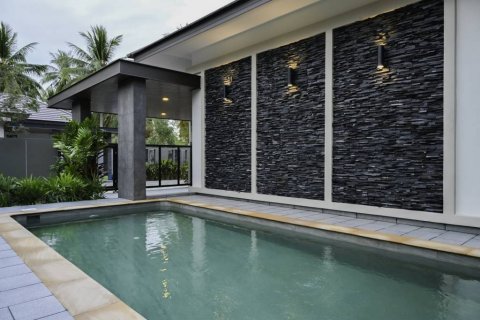 Chalet de 3 dormitorios en Pattaya, Tailandia № 121036 - foto 2