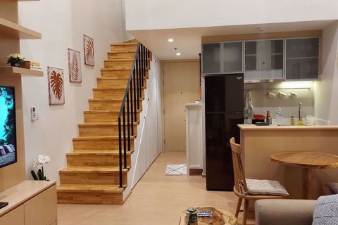 Dúplex de 1 dormitorio en MARU EKKAMAI 2, Bangkok, Tailandia № 101845