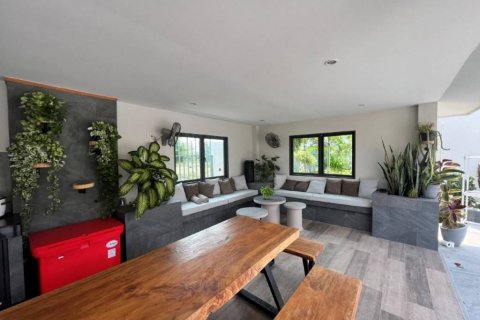 Chalet de 5 dormitorios en Hua Hin, Tailandia № 124577 - foto 5