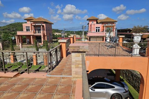 Casa de 3 dormitorios en Pattaya, Tailandia № 100473 - foto 3