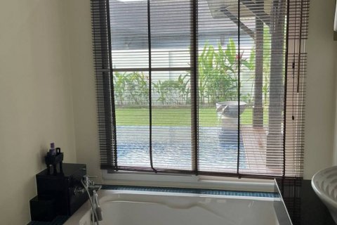 Chalet de 4 dormitorios en Phuket, Tailandia № 125935 - foto 7