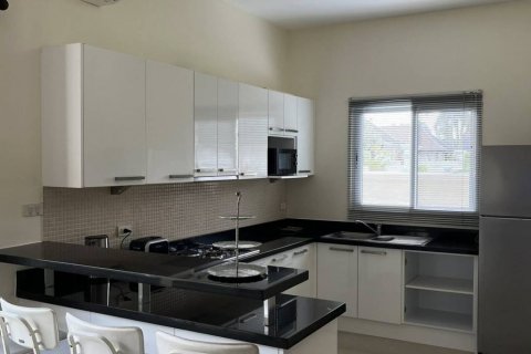 Chalet de 4 dormitorios en Phuket, Tailandia № 125935 - foto 4