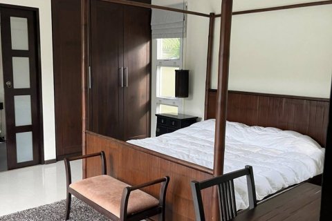 Chalet de 4 dormitorios en Phuket, Tailandia № 125935 - foto 5