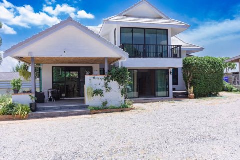 Casa de 3 dormitorios en Hua Hin, Tailandia № 125937 - foto 2