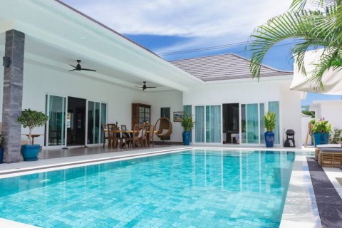 Chalet de 3 dormitorios en Hua Hin, Tailandia № 133039 - foto 2