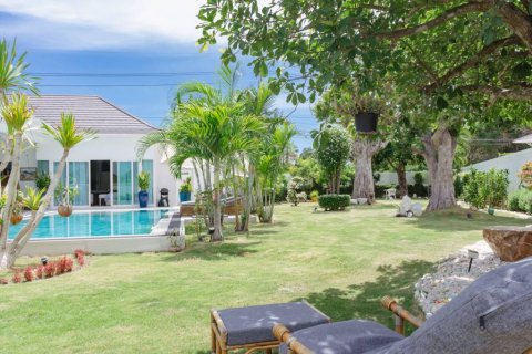 Chalet de 3 dormitorios en Hua Hin, Tailandia № 133039 - foto 6