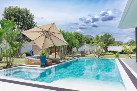 Chalet de 3 dormitorios en Hua Hin, Tailandia № 133039 - foto 5