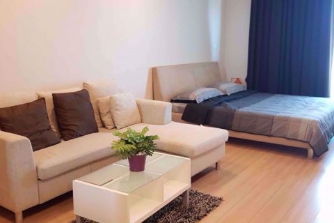 Studio in the Condo in Watthana, Bangkok, Thailand  № 83906