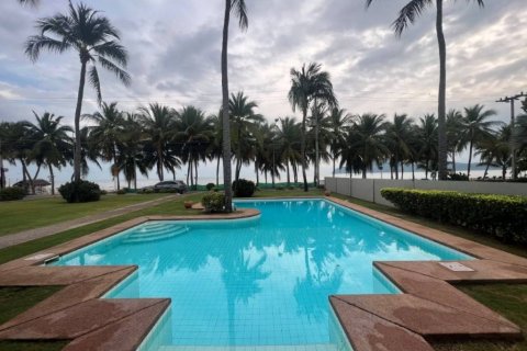 Villa in Prachuap Khiri Khan, Thailand 5 bedrooms № 116100 - photo 7